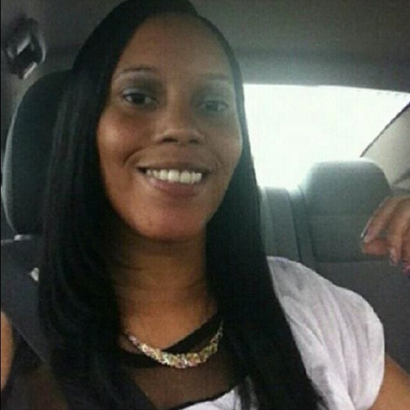 Meet your Posher, Minisa - Picture 1 of 1